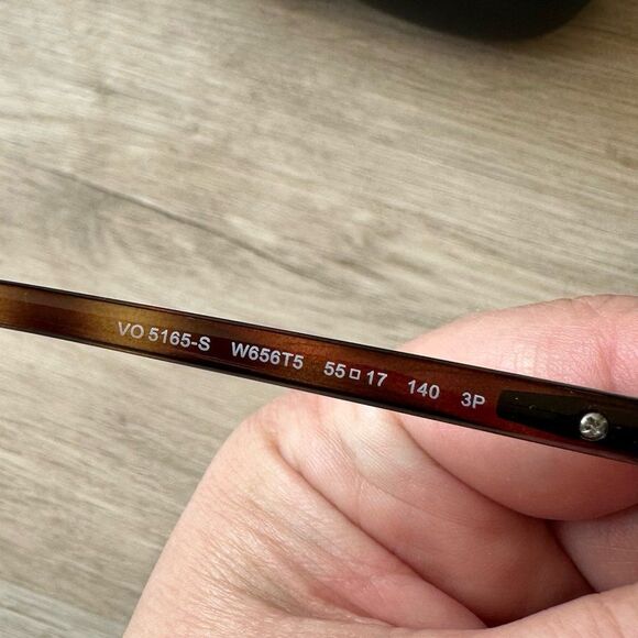 Vogue Sunglasses With Zip Around Sport Case